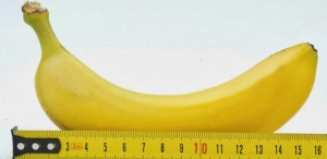 banana-and-ruler-740x360